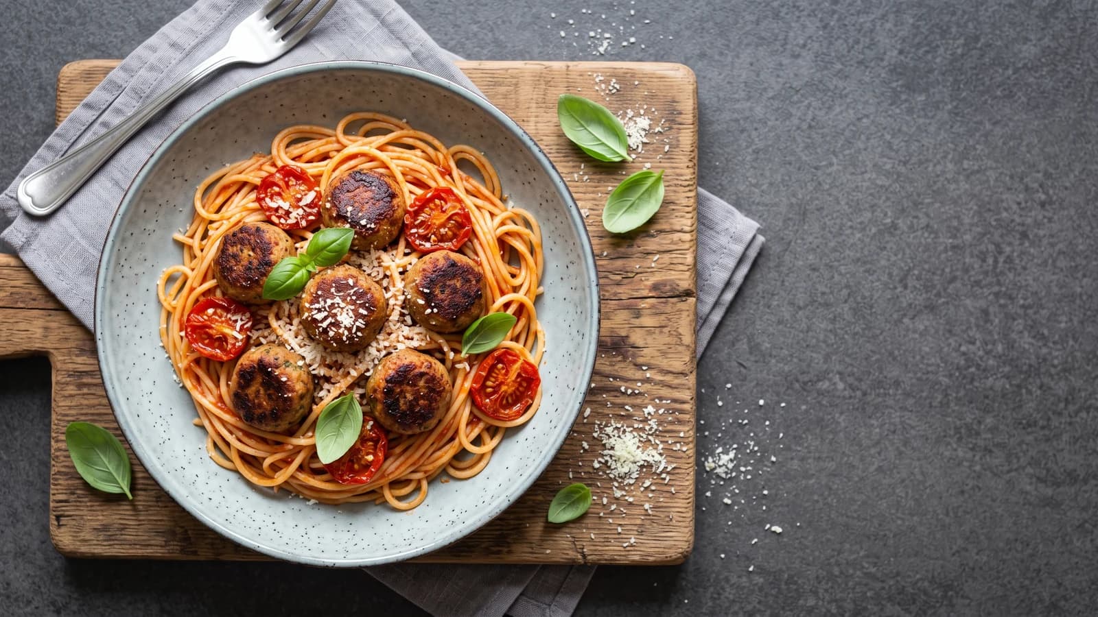 Vegan Köfteli Spagetti (Spaghetti & Meatballs) — VitaVegantis İsveç Köfte ile